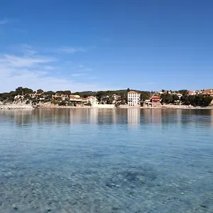 Joli Les Pieds Dans L Eau Avec Place De Parking Gratuite Bandol